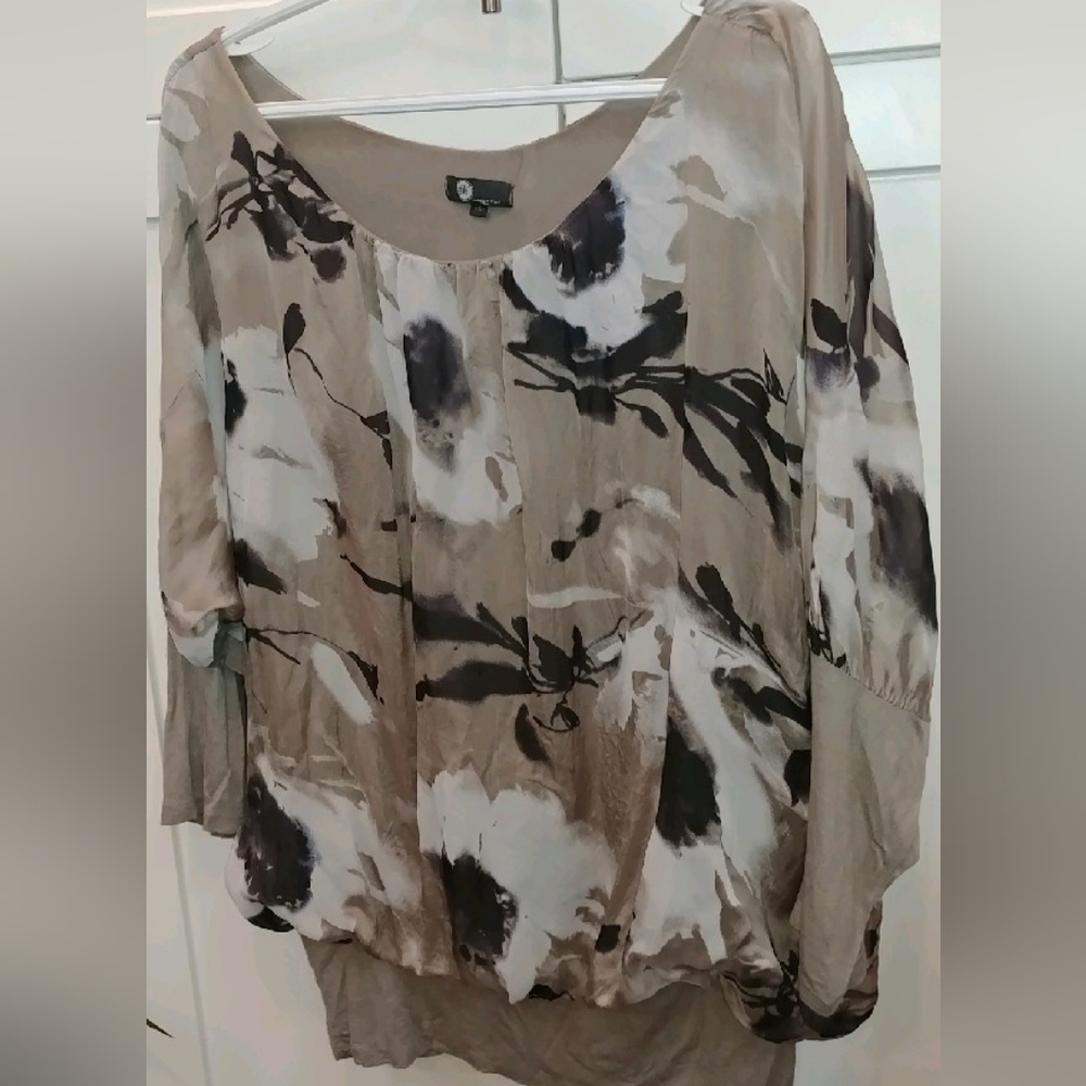 M Made in Italy floral silk top